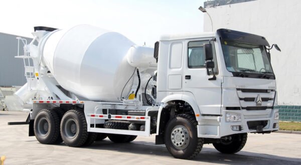 Howo 7 Mixer Truck 6X4 - Image 2