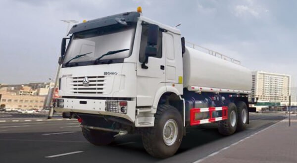Sinotruck Howo 6X4 Oil Tanker - Image 2