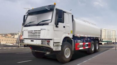 Sinotruck Howo 6X4 Oil Tanker