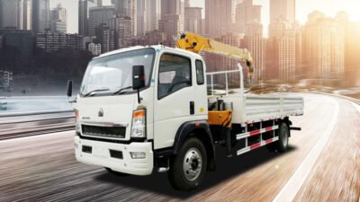 Sinotruck Howo Small Truck Crane