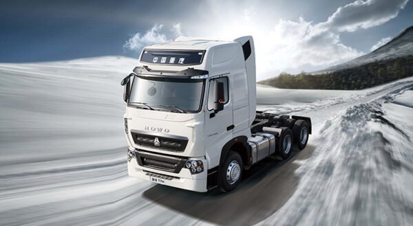 Howo T7 6X4 Tractor Truck - Image 2