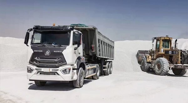 Howo N 4X2 Tractor Truck - Image 3