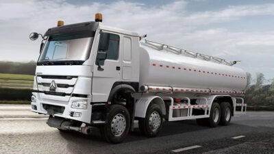 Sinotruck Howo 8X4 Oil Tanker
